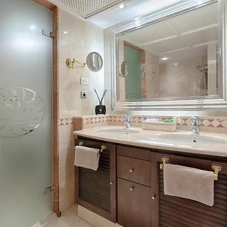 Studio Private Wing Estepona 5* Estepona