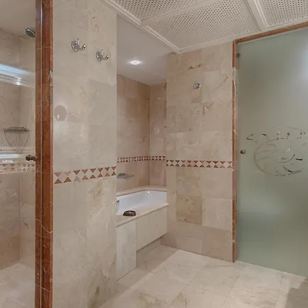 Studio Private Wing Estepona Estepona